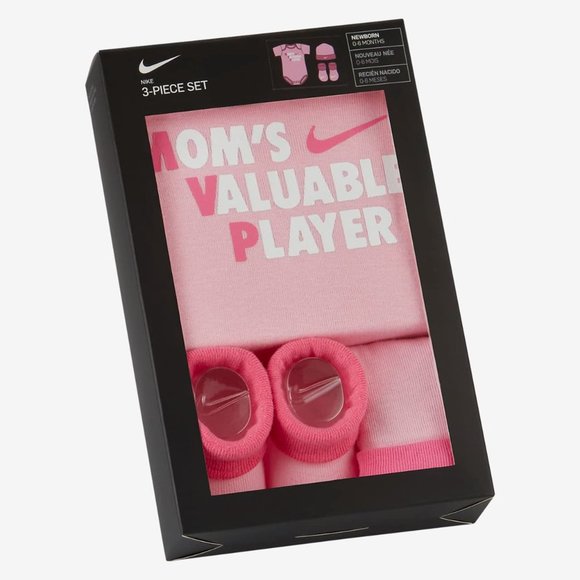 Nike NN0560-A8F Baby Bodysuit, Hat & Booties Set - Picture 2 of 2